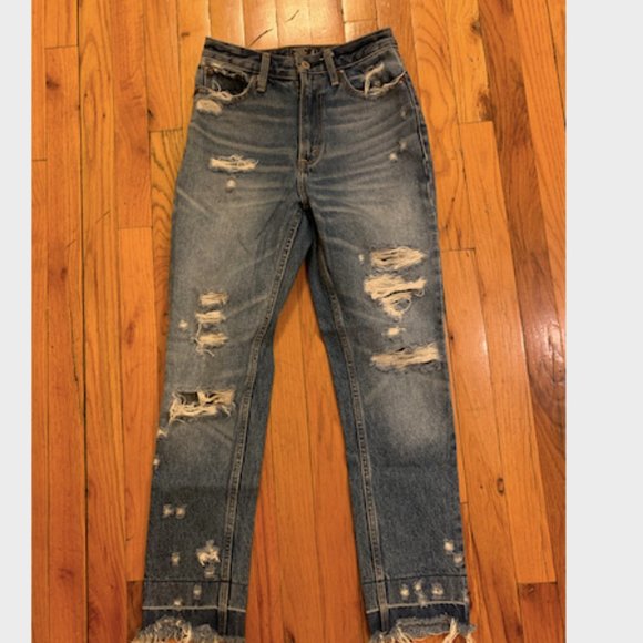 Abercrombie Annie High Rise Girlfriend Jeans - Picture 2 of 5